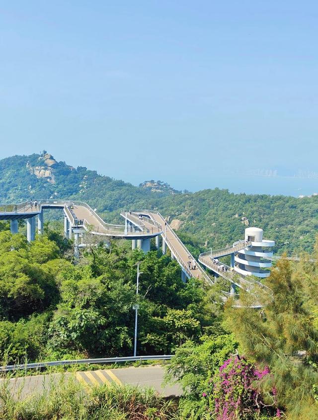厦门山海健康步道景观节点万石沧海，一座五层螺旋望湖塔，太美了