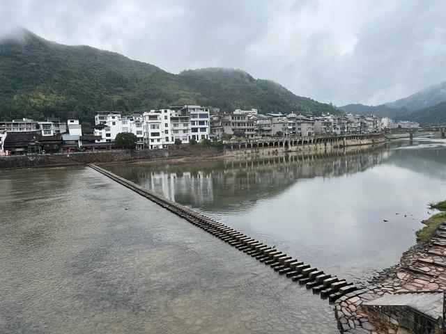 退休夫妻自驾温州泰顺之仕水古镇、胡氏大院、廊桥文化园