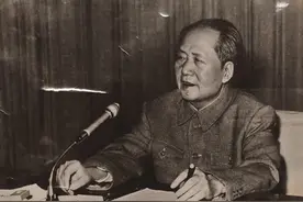 58年商议我国领海宽度起争论，毛主席询问：我国的海岸炮能打多远图片