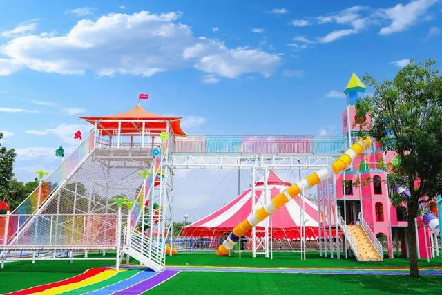 5分钟到达新兴南站！凭高铁票住房享9折优惠、泡汤泉低至¥48元/人！来禅域小镇玩转两天一夜！