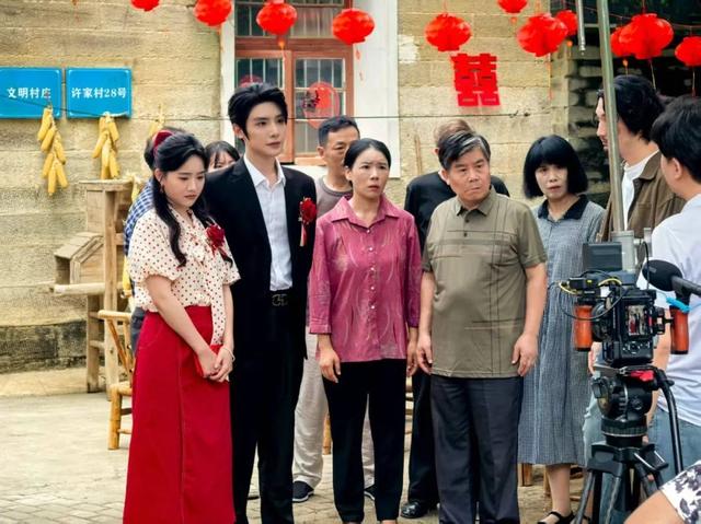 剧组扎堆！黄陂这座600岁古村，晒秋现场秒变短剧片场