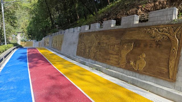 赏秋秦岭，摩旅商洛（03）打卡全国唯一“红军镇”，进入湖北境内