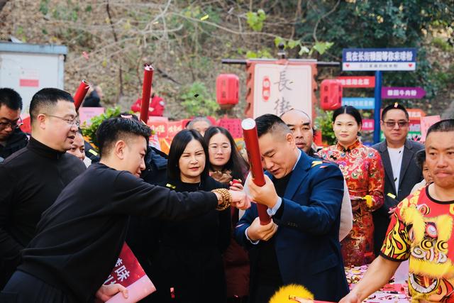 荆源楚味特产文创城盛大开业 打造武汉文旅消费新地标