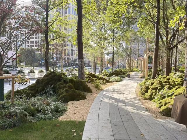 口袋公园上新！把“石库门”风情搬到街头