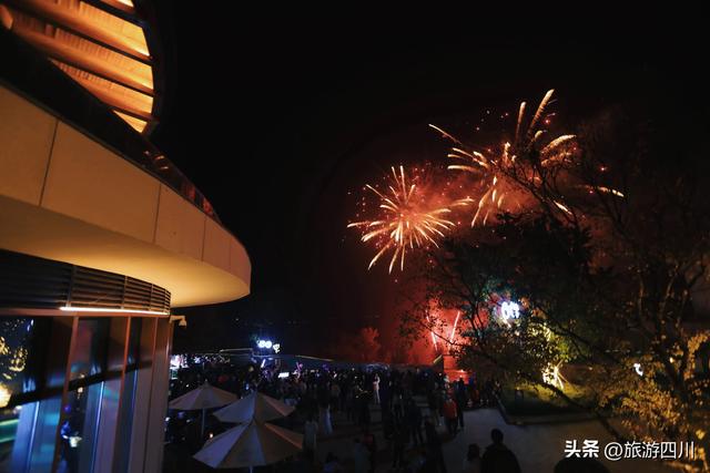 幻紫圣诞 · 奇境飞驰Club Med地中海邻境·黑龙滩度假村2025圣诞点灯仪式