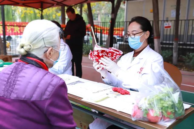 太原市小店区：第三届城市养生文化进商圈暨中医药文化宣传活动“敛秋市集”启幕