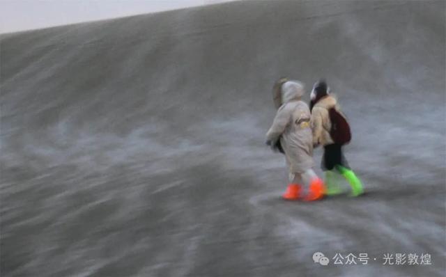 【敦煌震撼雪景】风雪夜归人