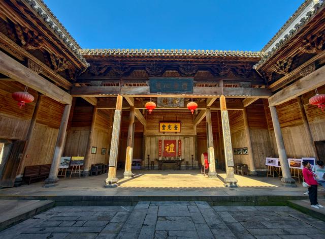 黟县南屏古村：翰林檐下酒，古树荫中魂