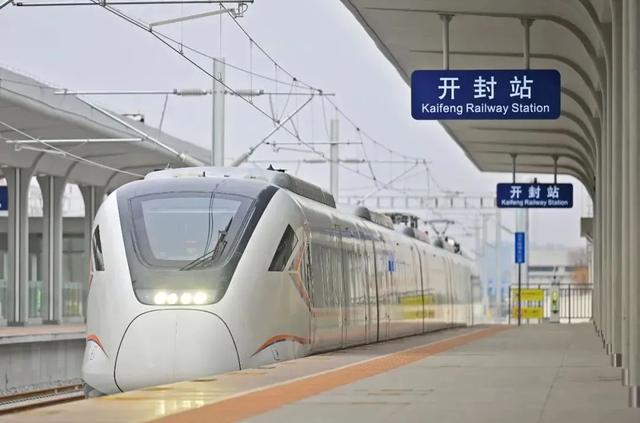 这座地级市的百年老站，最近客流超火爆！