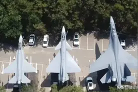 枭龙战机有多大？与歼10同框才明白，为何中国空军不装备图片