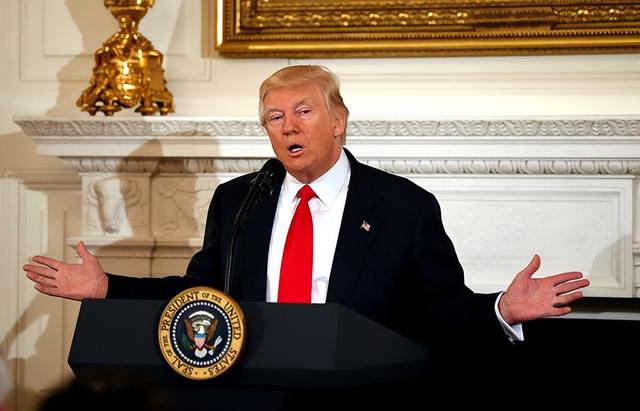 特朗普中断采访	，离场去接北京电话，中方提了个要求，与台海有关