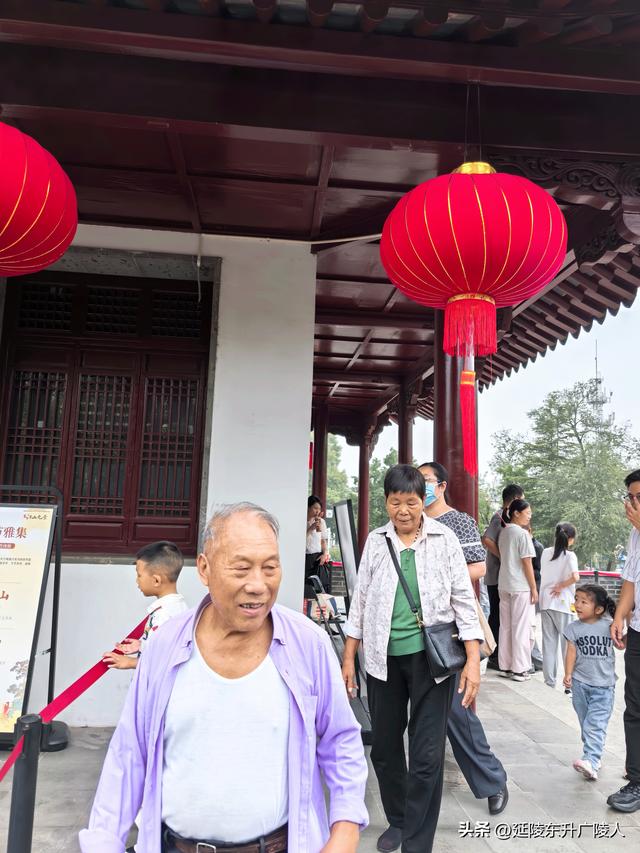 国庆假期中，陪父母登仪征鼓楼