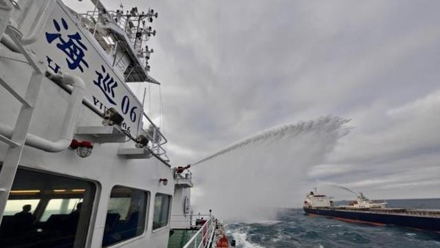 硬扛一个多月后，高市早苗终于改口，国台办回应不留情面