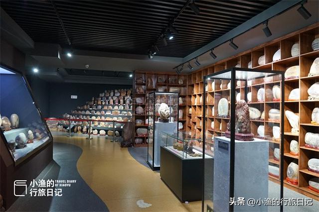 陕西黄河边有座石头博物馆，门口看着不起眼，里面藏着“大宝藏”