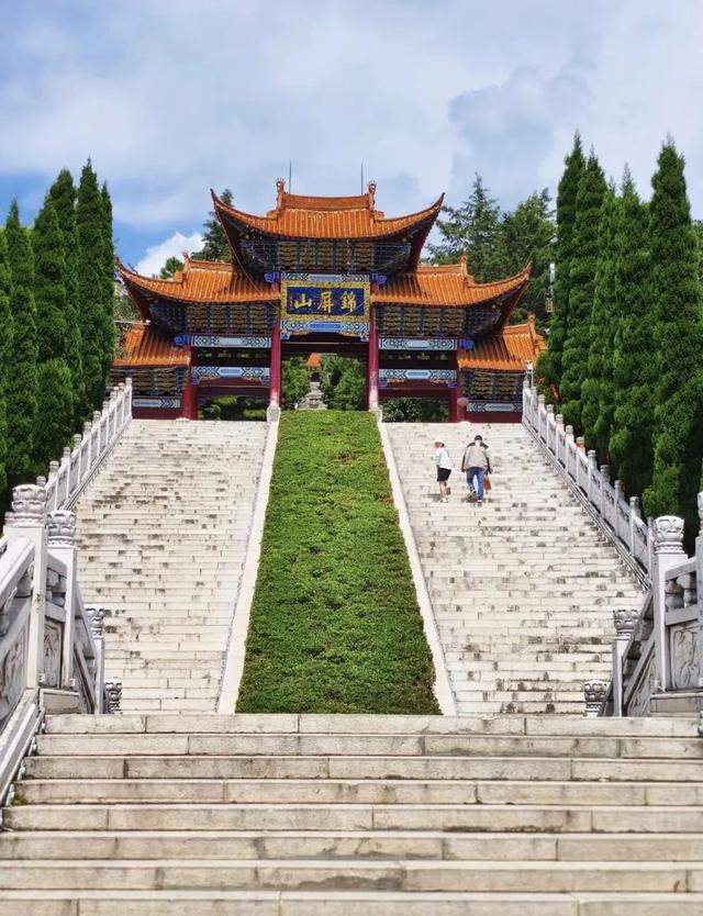 成都出发，8月最值得去的6座避暑小城，盲选都好玩！