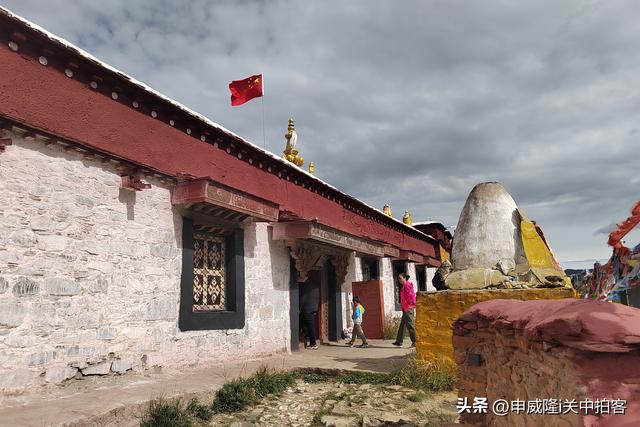 山南市：寻访藏王墓