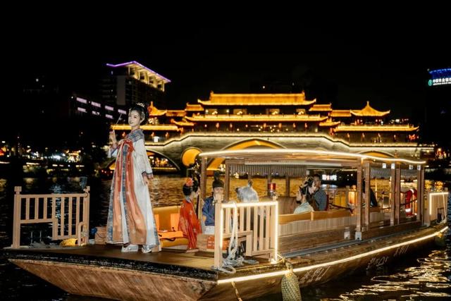 双节再次“火出圈”！锦江国庆中秋假期接待游客超608万人次