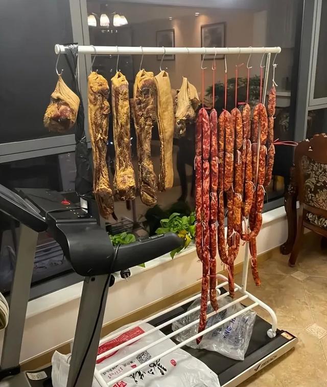 曾经重金买回来的东西，如今再看，已经沦为“时代的眼泪”
