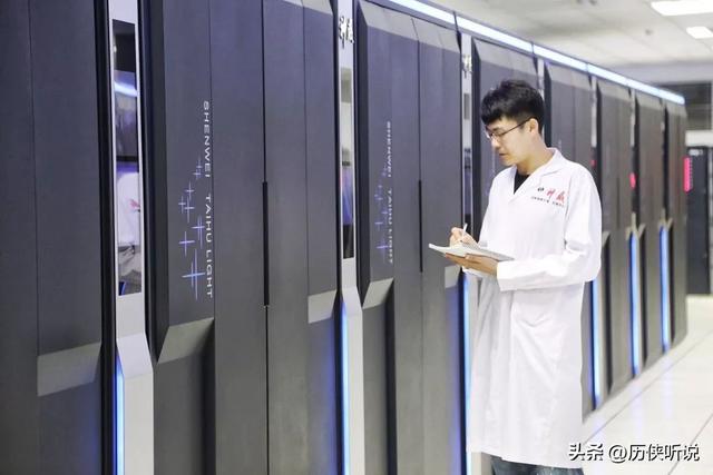 美国试图封锁超算芯片，中国花8个月打破技术封锁，逆袭全球第一