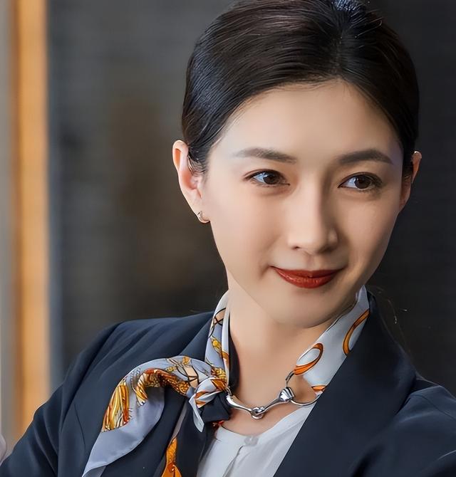 海外产子真相大白6个月，39岁江疏影罕见露面，近照曝光令人意外