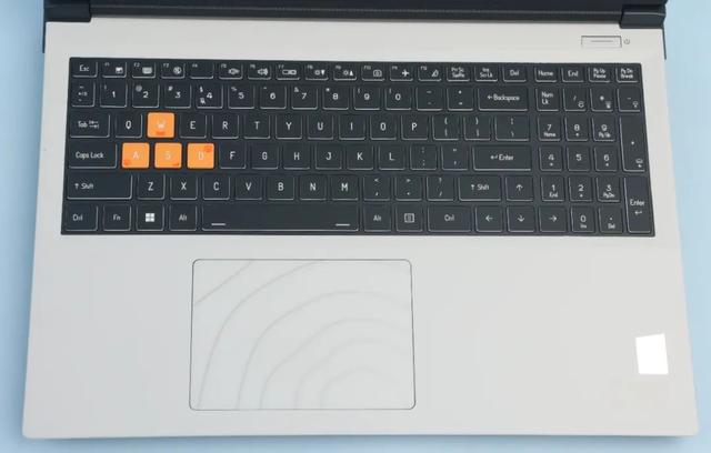 “喵”趣横生——加持DLSS 4的COLORFIRE MEOW R16 Pro游戏本有多强？