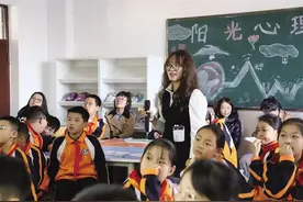 首府：家校协同共育 关爱学生心理健康图片