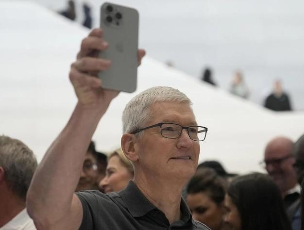 为什么苹果iPhone，不愿意用快充，不愿意用大电池？