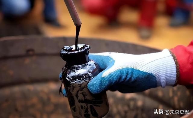 明抢5000万桶石油后	，特朗普转头才发现：中国连一桶都不肯买了