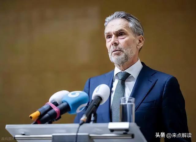 欠中企10亿！荷兰对华工厂断供，报应来了，荷兰首相要被赶下台了