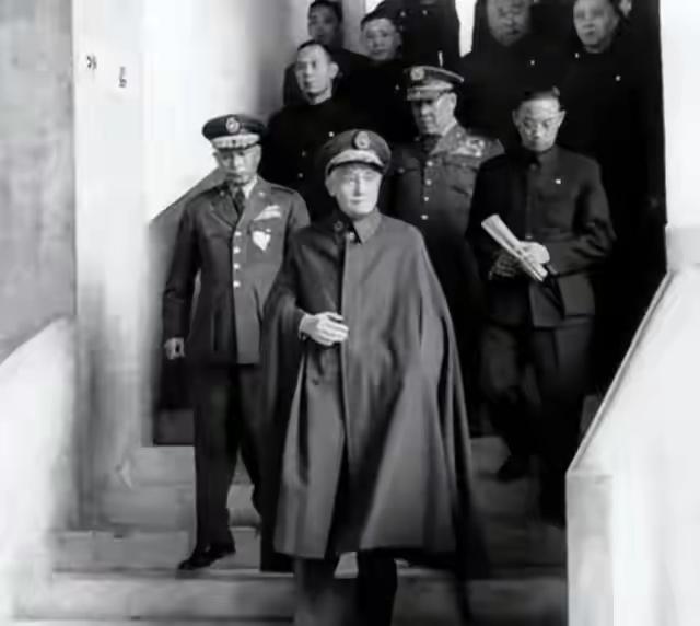 蒋介石退守台湾之前，谁在管理台湾，为何老蒋一去他就主动让位？