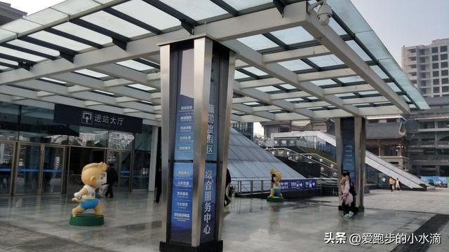 峨眉山站：仙山脚下的高铁门户