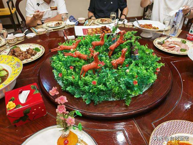 外地朋友来沈阳鹿鸣春，一吃一个不吱声