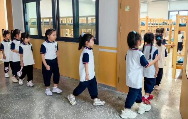 一年级入学年龄政策大变动！9月1日起执行，多地已放宽政策