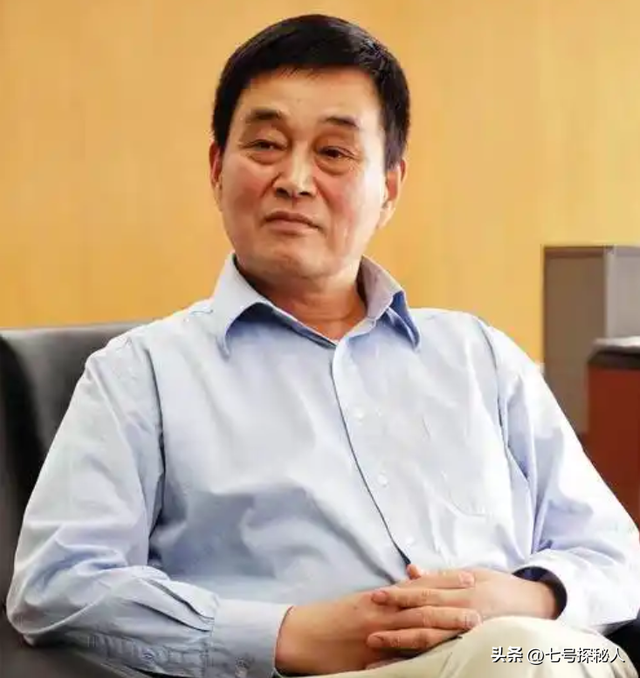 生了4个儿子，因太穷送走两个，谁知四个儿子最后都成了亿万富翁