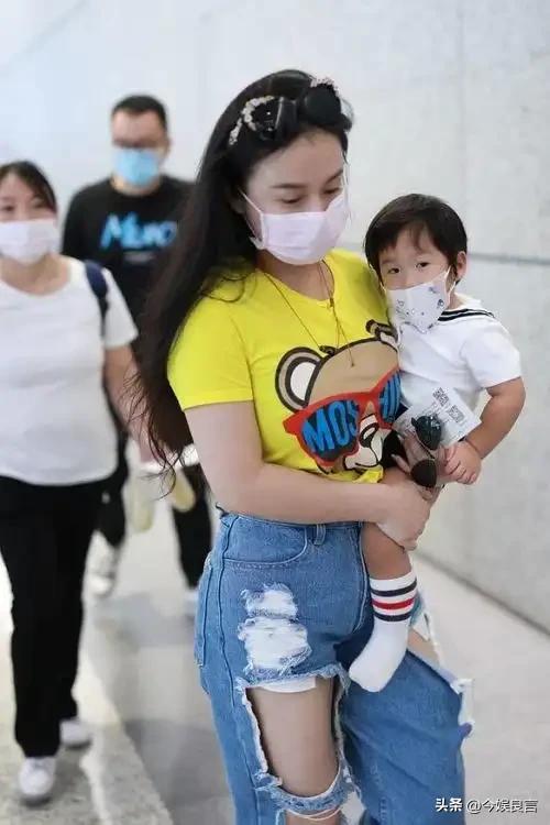 里子面子都没了！赔光2亿后，妻子深夜亲手撕下邹市明最后的体面