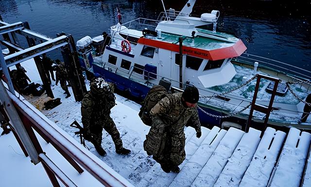 与中国签完协议后，卡尼一夜带头倒戈，彭博社：世界新秩序正成形