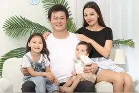 波兰美女嫁中国农村小伙，生下两个混血宝宝，历经11年获中国绿卡图片