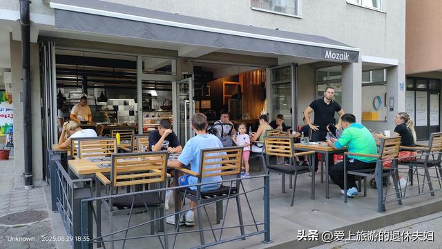 波-赛自由行第1天：住萨拉热窝机场附近，民宿不错，与当地人互动