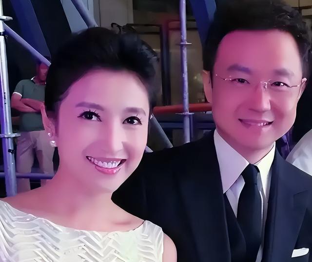 春妮没想到，丈夫刚强出席阅兵解说没多久，6岁儿子又给自己争光