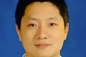 李晟医生灵堂照曝光，医院透露后事安排，妻女悲痛欲绝难接受图片