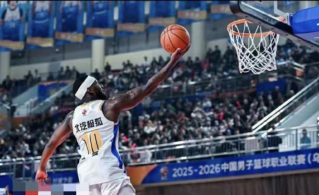 随着北京男篮取得六连胜，诞生了两个不可思议和三个不争事实