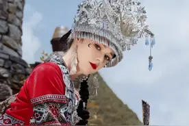 31岁网红“俄罗斯娜娜”去世，嫁贵州二婚男，酒后吃药导致噩耗图片