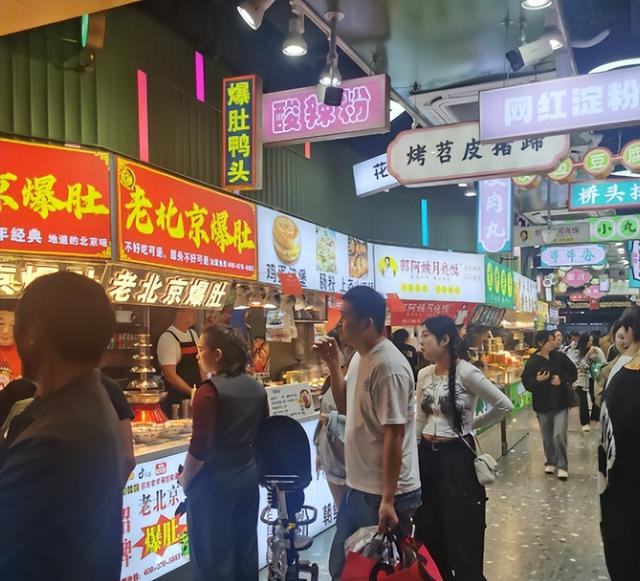 印度美女来中国旅游，第一天就破防：他们卫生条件怎么会这么好？