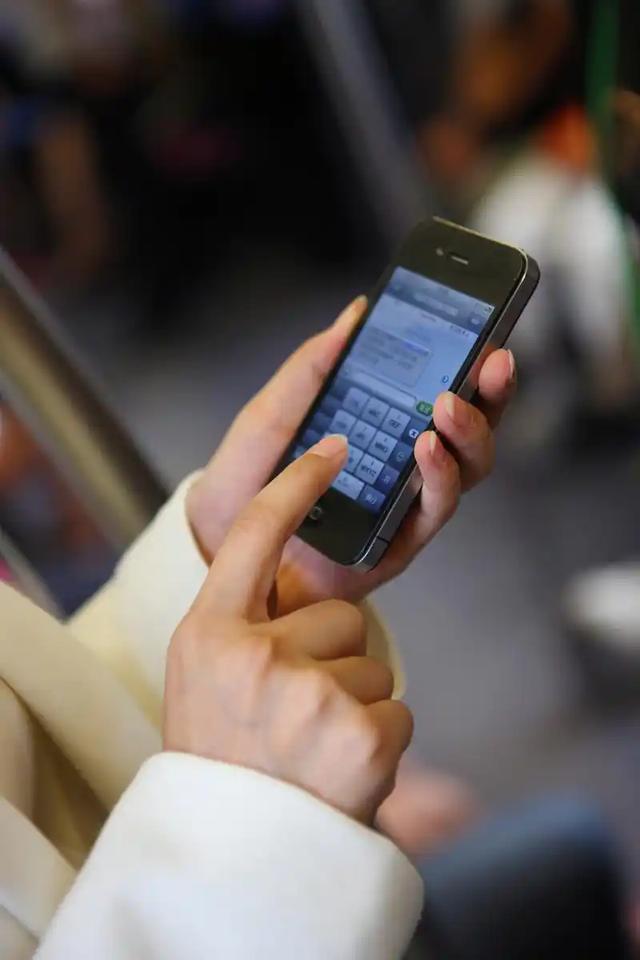 2026手机圈大战,iPhone18携折叠屏,安卓对手慌不慌