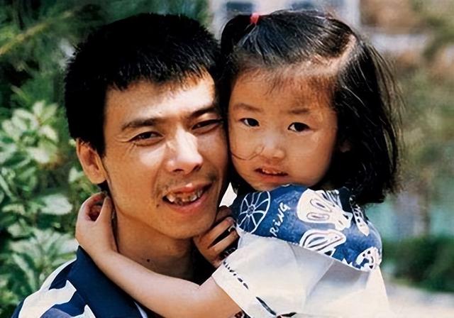 冯小刚：年轻时管不住下半身，如今让18岁的养女买了单，他后悔吗