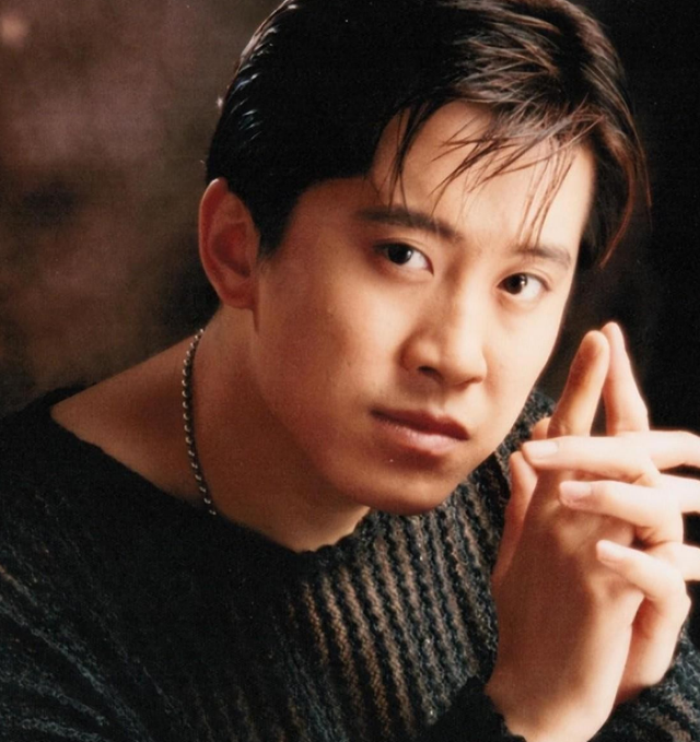 他8次上春晚，作死被捕入狱，今54岁无人问津，老搭档也断了联系