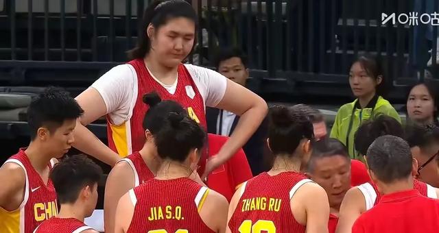 女篮离队第一人！宫鲁鸣也留不住，19+7+7比李梦还能打可惜啊