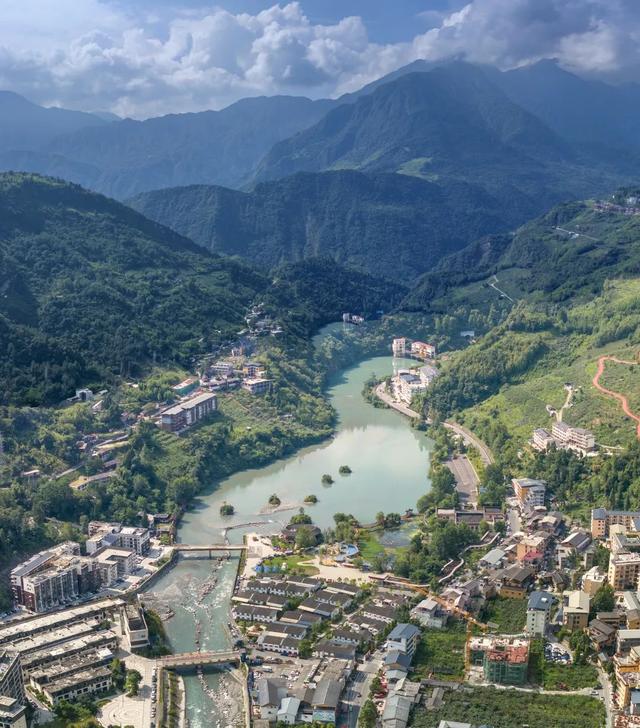 “清凉资源”释放消费活力，汶川避暑经济“火”力全开~