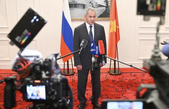 日本通告全球，将强登钓鱼岛？福建舰抵达台海，普京也选边站了