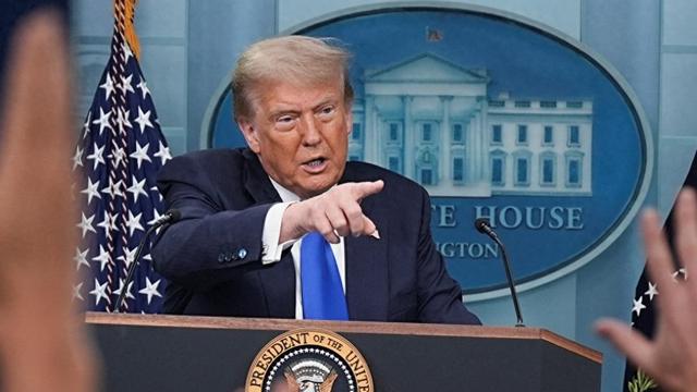 美航母舰队进战位，委电话打到北京，救不救马杜罗？王毅斩钉截铁